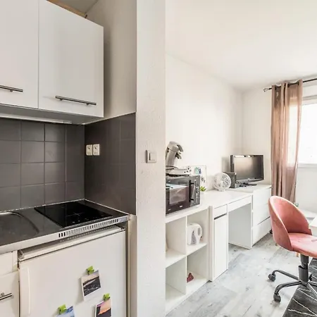 Apartment Bright And Calm Studio In Part-dieu District - Welkeys