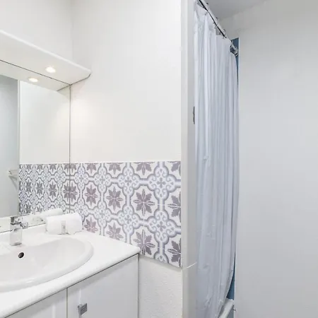 Apartment Bright And Calm Studio In Part-dieu District - Welkeys Lyon