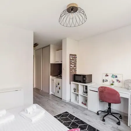 Bright And Calm Studio In Part-dieu District - Welkeys Apartment Lyon