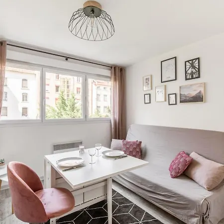 Bright And Calm Studio In Part-dieu District - Welkeys